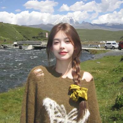三个摩登女性